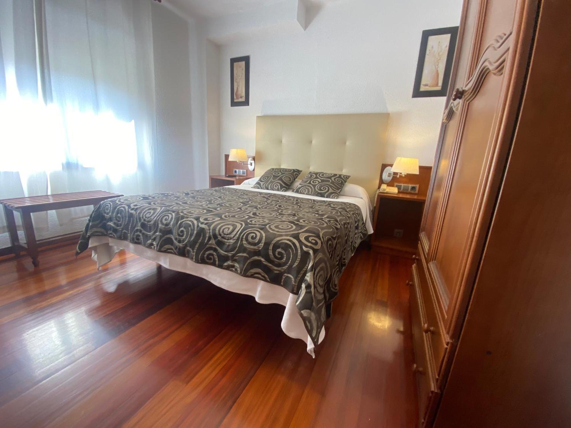 Hotel La Rambla Biescas  Eksteriør bilde