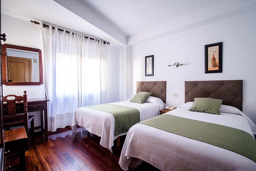 Hotel La Rambla Biescas  Eksteriør bilde